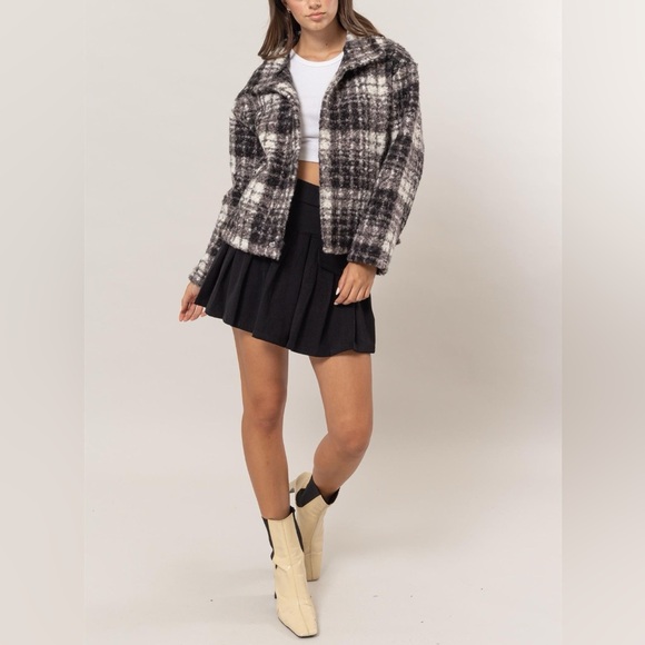 NWT HYFVE Black 90s Plaid Textured Cropped Boucle Jacket Coat - Picture 6 of 6